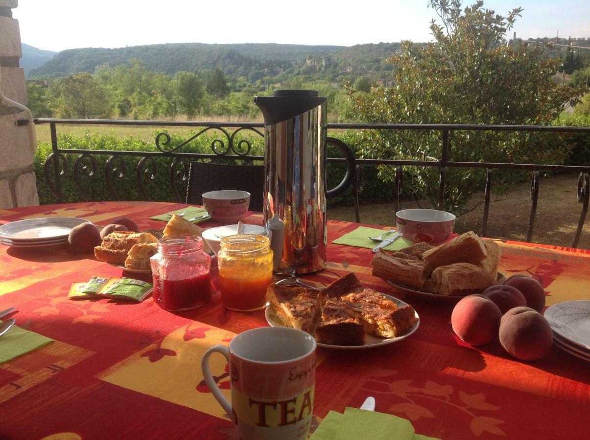 Bed and Breakfast Au Mas Des Graviers Salavas Zewnętrze zdjęcie