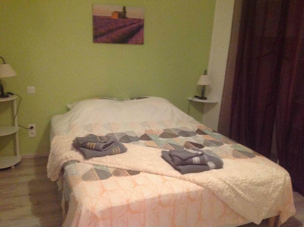 Bed and Breakfast Au Mas Des Graviers Salavas Zewnętrze zdjęcie
